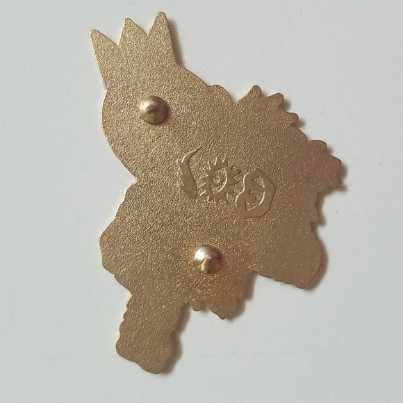 Sasha Velour Pin - Picture 2 of 3